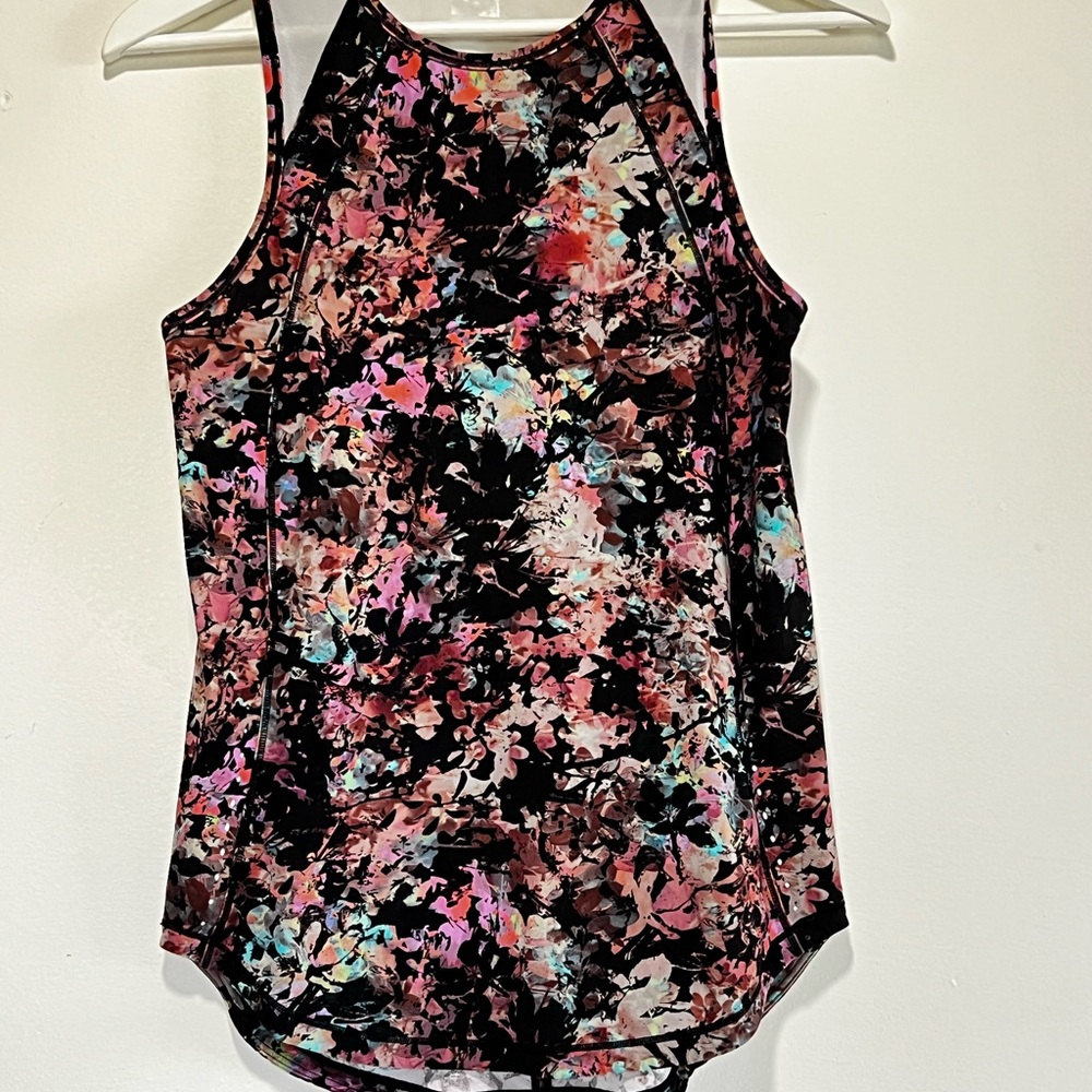 Floral Sleeveless Women's Active Top